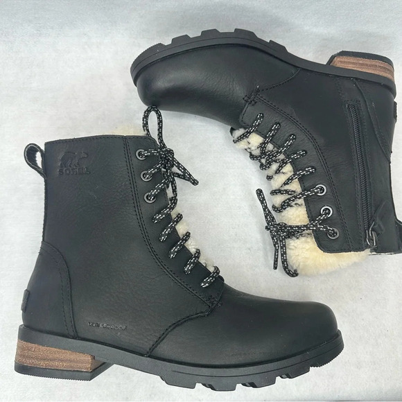 NWOT SOREL WOMEN'S EMELIE SHORT LACE COZY BOOT. Sz: 5.5 - Picture 9 of 14